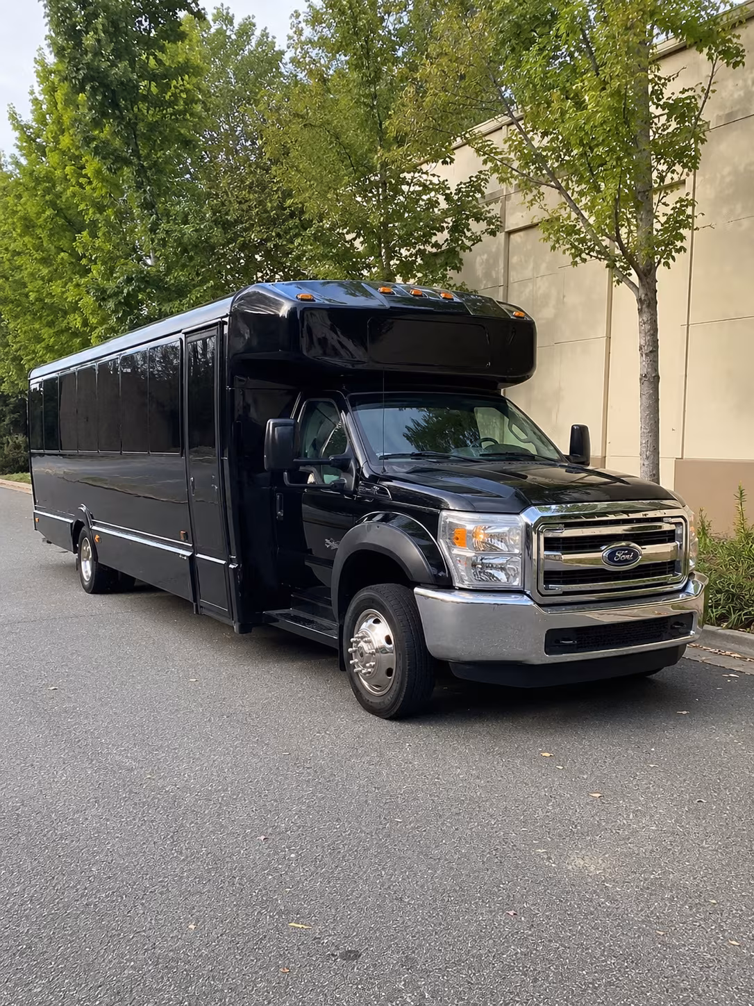 18 Passenger Party Bus Exterior